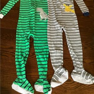 NWOT Carters Green and Gray Striped Kids One Piece Zip-Up Pajamas, Size 5T.